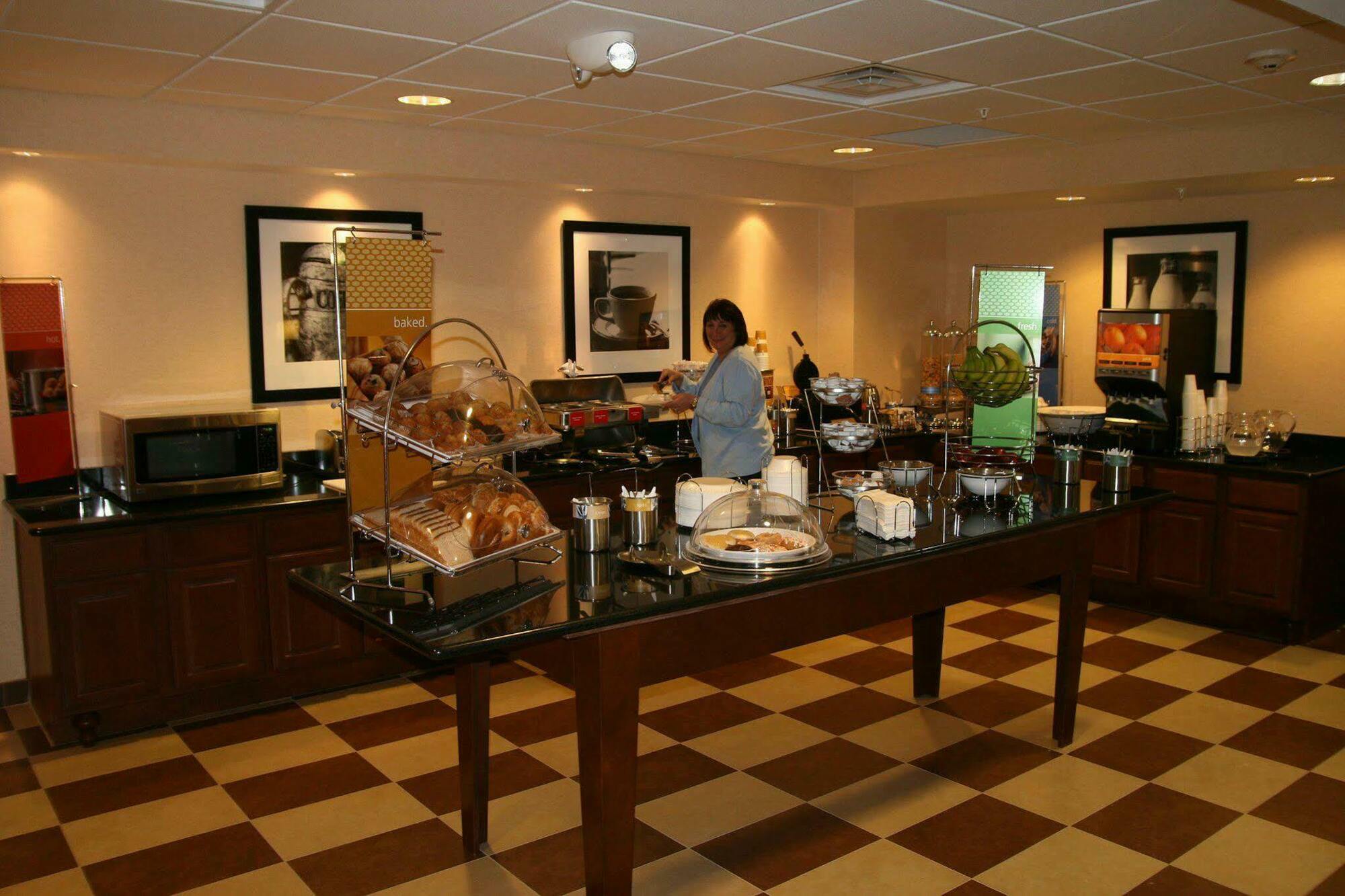 Hampton Inn & Suites Morgan City Restoran fotoğraf